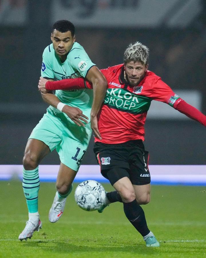 年轻球员佩 年轻球员佩